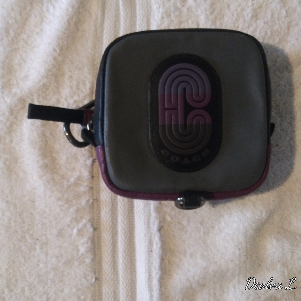 Coach Pouch - Picture 2 of 10